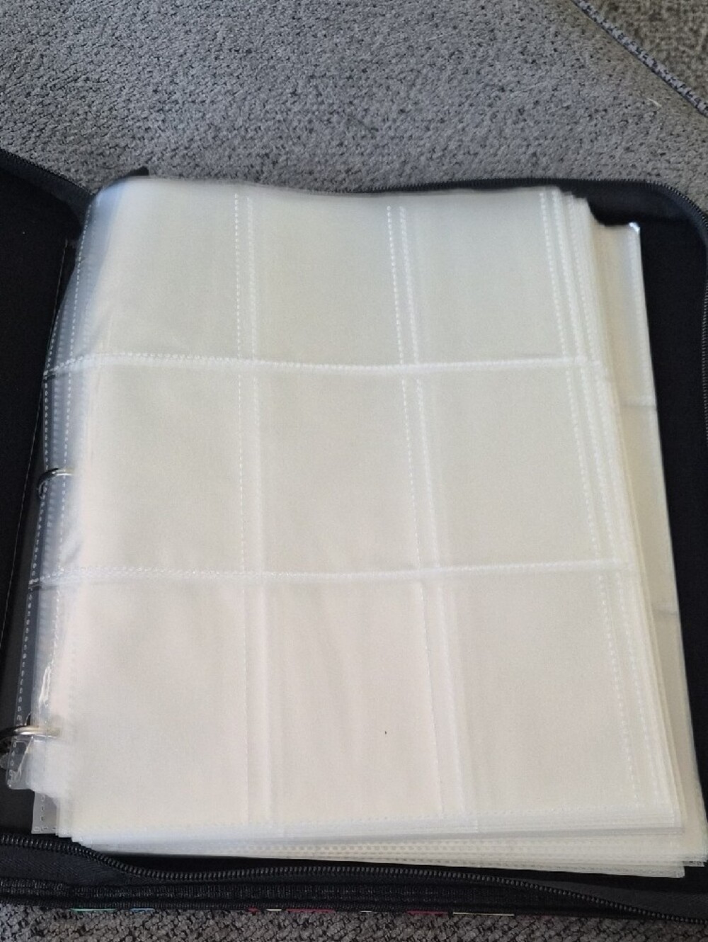Pokémon Eeveelutions Colorful Zip Binder New - Picture 2 of 2